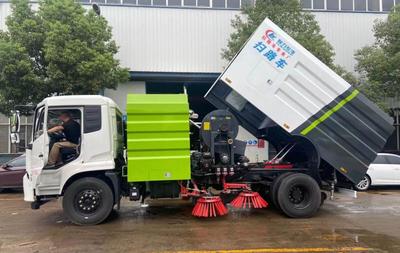 高效清潔利器 東風(fēng)天錦掃路車(chē)全面解析